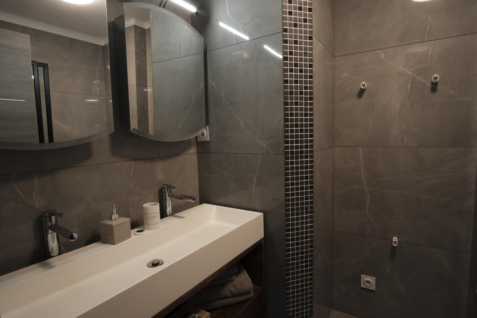 Charming Ac 2-Bedroom Apartment Antibes City Center Family, Couples Friendly מראה חיצוני תמונה